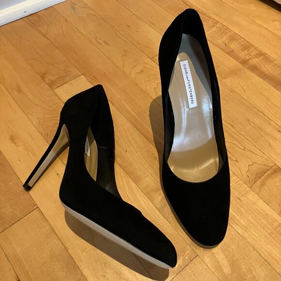 Diane von Furstenburg black suede almond toe stiletto heels size 10B - Picture 1 of 8